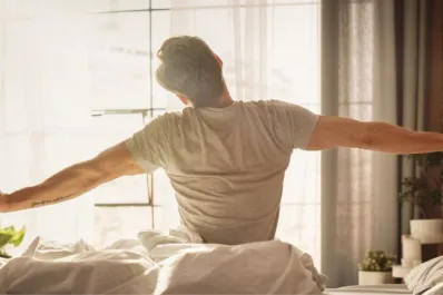 Los ocho pasos que debemos llevar a cabo para lograr despertarnos más temprano, según la ciencia