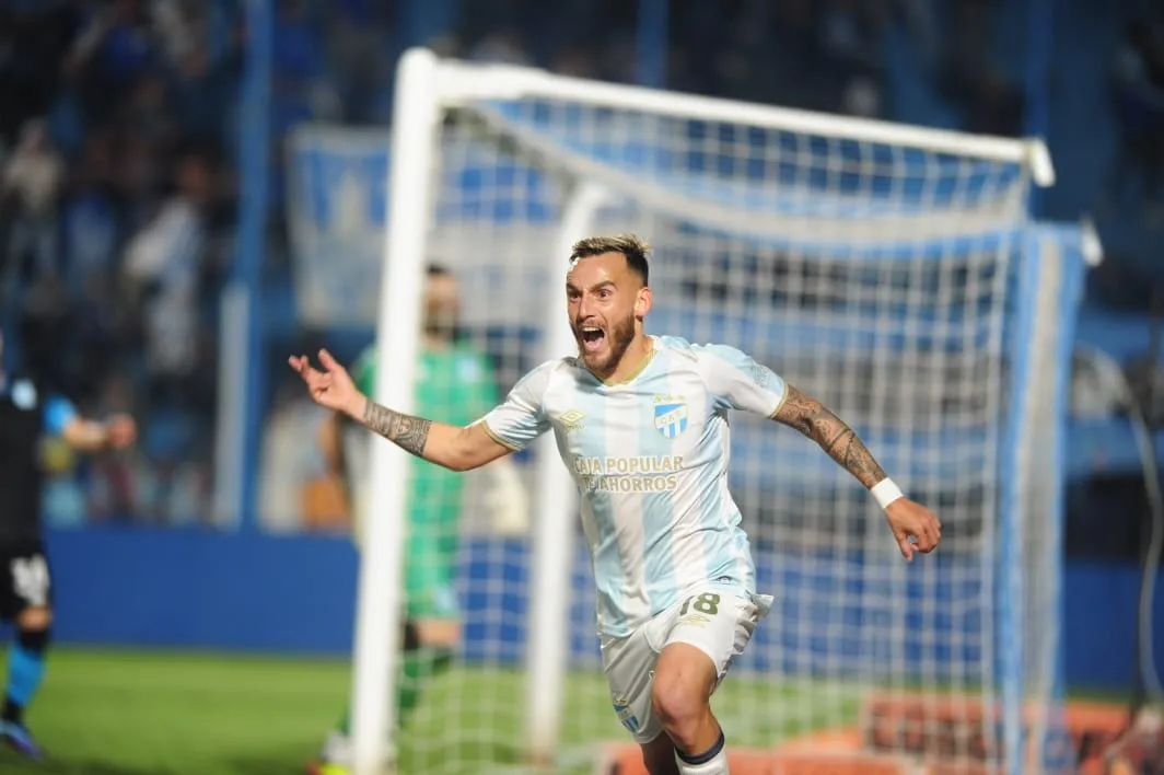 GOLAZO. Tesuri marcó el tanto de la victoria frente a Racing.