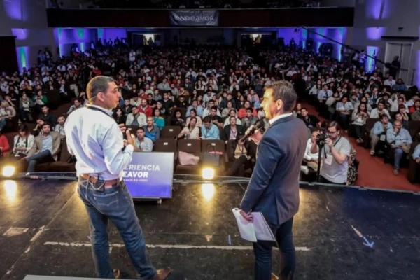 Endeavor NOA: cómo pasar de ser usuarios pasivos de IA a mentes creativas en el mundo empresarial