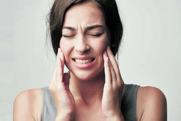 Qué es el bruxismo: su vínculo con el estrés y el tratamiento para este trastorno