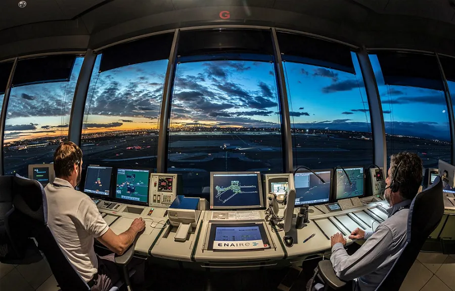 Controladores aéreos anuncian medidas de fuerza en septiembre