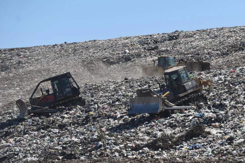 DEL ÁREA METROPOLITANA. Todos los días ingresan unas 1.500 toneladas de desechos a la planta. 