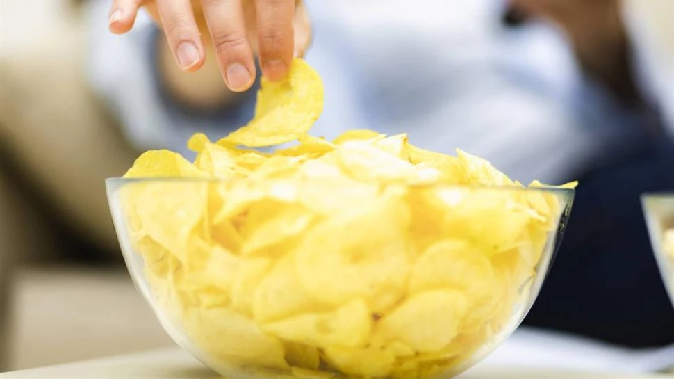 PAPAS FRITAS. Un clásico ultraprocesado que no puede faltar en los festejos, en los recreos y en las picadas.