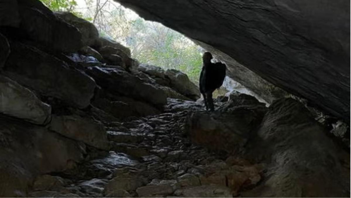 La cueva se encuentra situada en el Este Mediterráneo, en la sexta isla más grande de esta región, Mallorca.