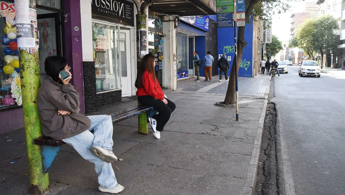 Crisis del transporte: ¿cuáles son las líneas de colectivos afectadas por el paro de choferes en Tucumán?