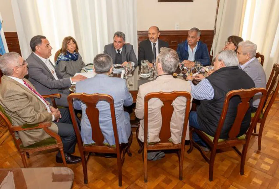 RECHAZO. Los gremios docentes no aceptaron ayer el primer ofrecimiento del PE, que elevará otra propuesta. 