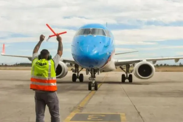 Aerolíneas Argentinas no cobrará penalidades por cambio de tickets ante el paro aeronáutico