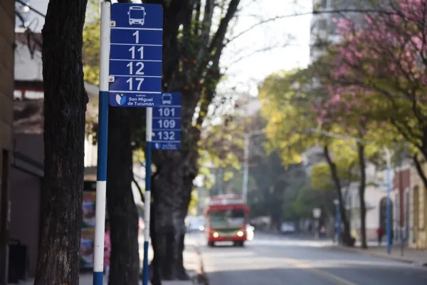 Crisis del transporte: tras la reunión entre el municipio y Aetat, continúa el paro en la Capital