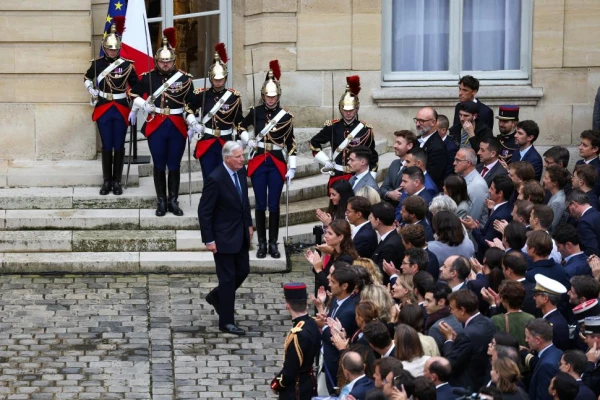 Una Francia ingobernable: Macron nombra primer ministro