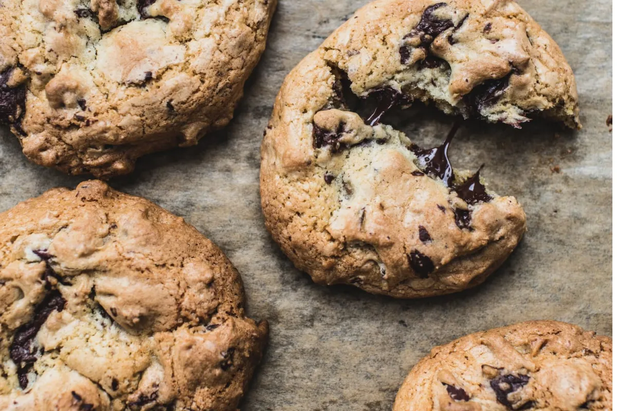 ¿Cómo preparar las galletas de almendras y chocolate?