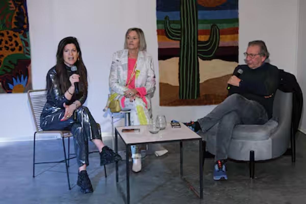 La abogada asistió al evento de arte contemporáneo en La Rural y dio una íntima entrevista.