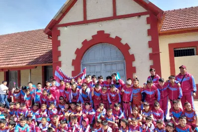 El hermano del Coya Gutiérrez creó una escuelita de fútbol para homenajear al histórico goleador de San Martín de Tucumán
