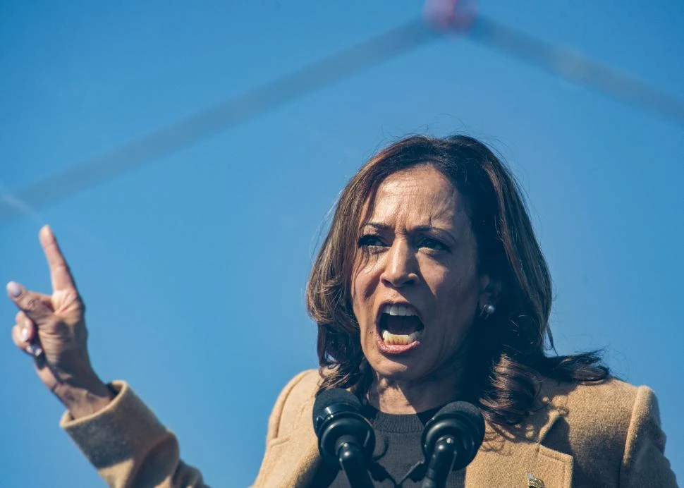 DE GIRA. Harris, en frenética campaña como candidata demócrata, hizo un acto en New Hamshire antes de retirarse para prepararse para el debate.