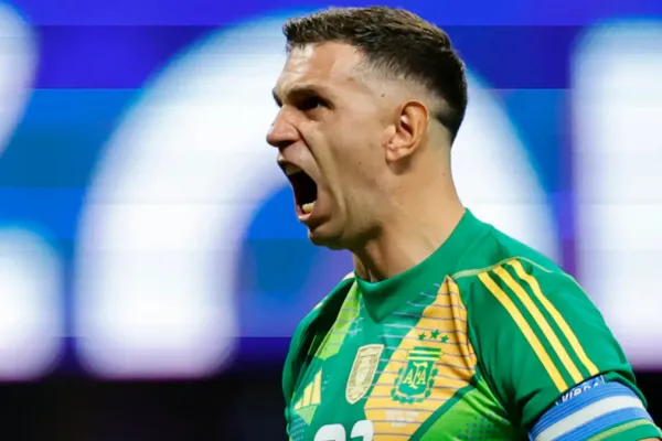 Emiliano Martínez quiere seguir agigantando su leyenda: ¿Qué récord podría conseguir en las Eliminatorias?