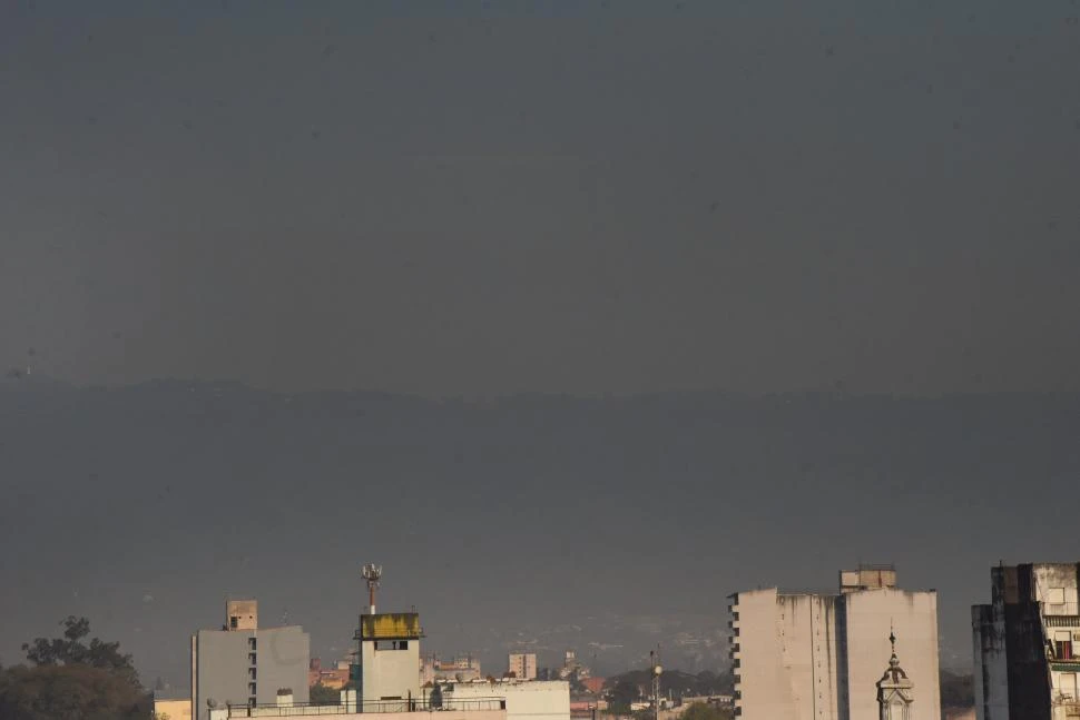 PAISAJE GRIS. A pesar de que el sol brille no se verá un entorno limpio.