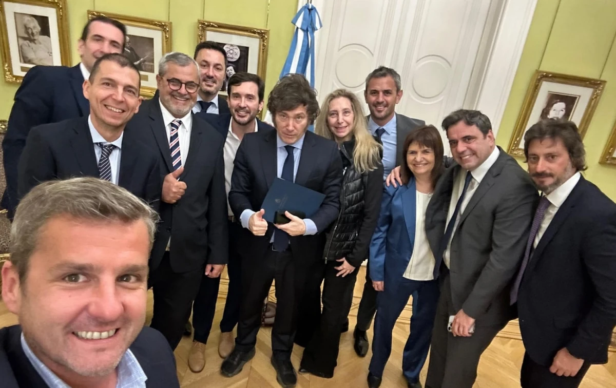 SELFIE. La foto que tomó Campero tras un encuentro con Milei. 