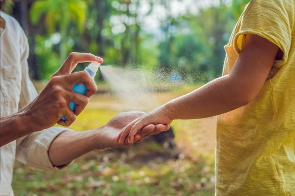 Las casas se llenaron de mosquitos y hay preocupación por el dengue