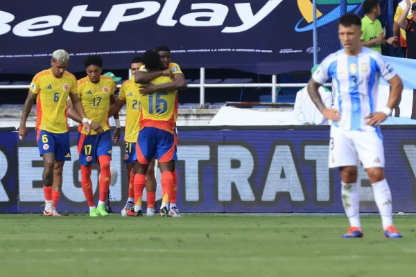 Se conoció el audio del VAR en la jugada del penal para Colombia ante la selección argentina