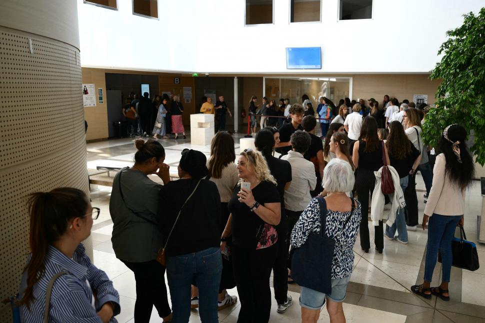 MULTITUD. El caso ha concitado gran atención afuera de la sala.