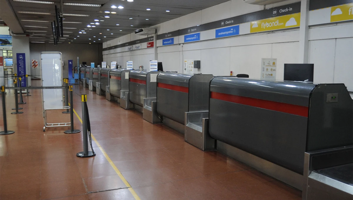 PARO. Los mostradores de Aerolíneas estarán cerrados durante 24 horas este fin de semana en el Aeropuerto Benjamín Matienzo.