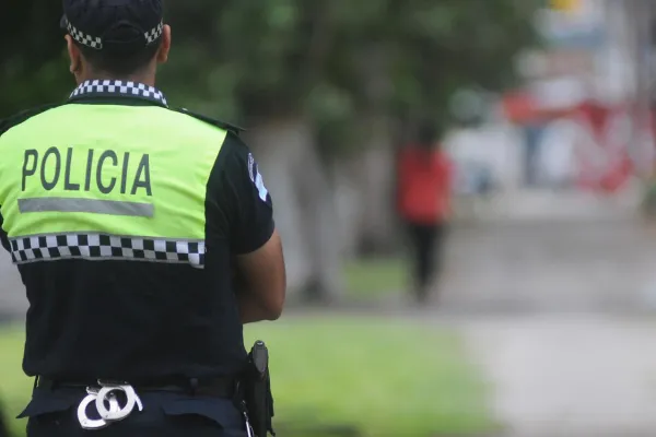 Un joven rompió la vidriera de un comercio para robar y terminó detenido