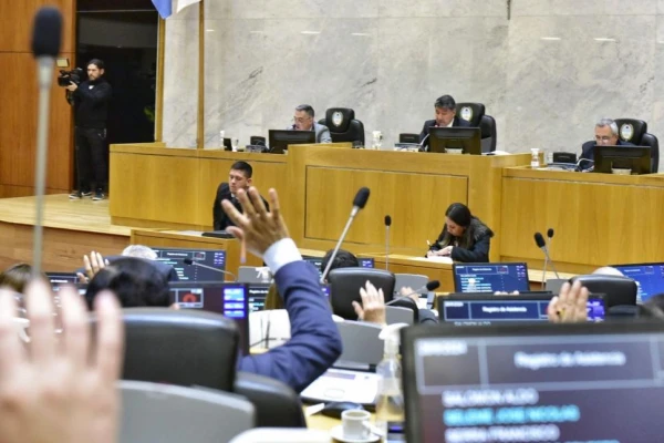 Por la suba salarial, la Legislatura pidió más fondos para gastos de personal