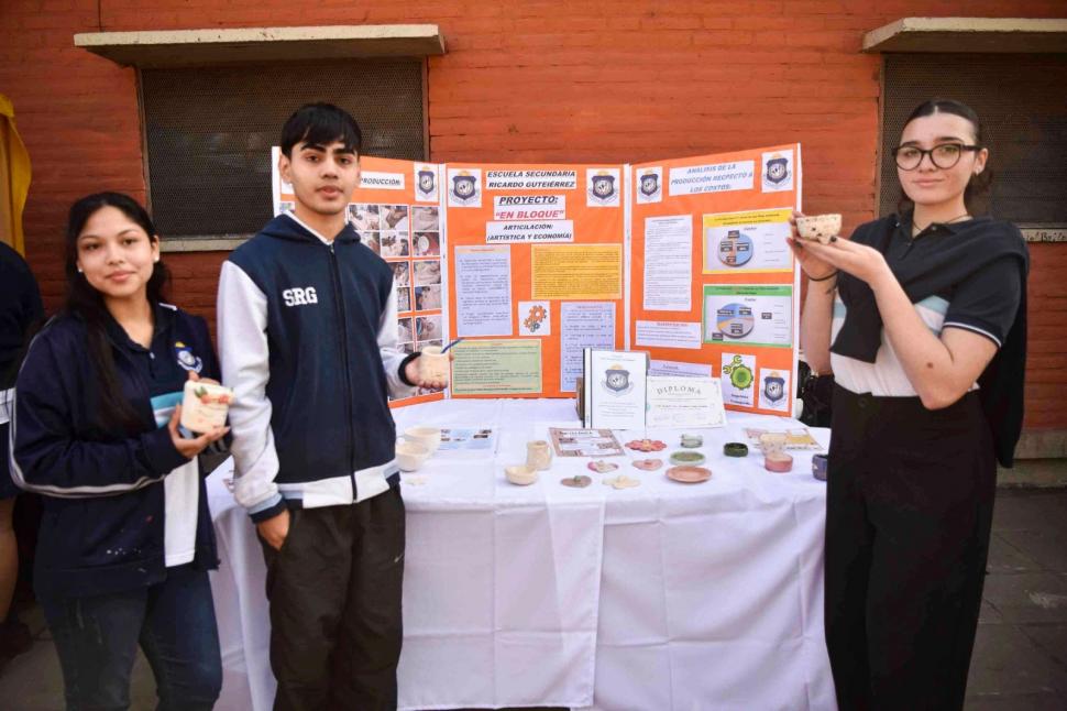 CERÁMICA ARTESANAL. La iniciativa de la escuela Ricardo Gutiérrez.