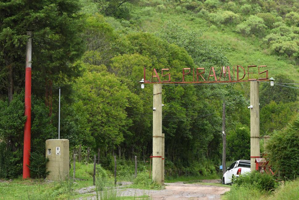 LA ENTRADA DE LAS PIRÁMIDES. El barrio cerrado comenzó a ser visible a partir de 2018 en el sur de San Javier.