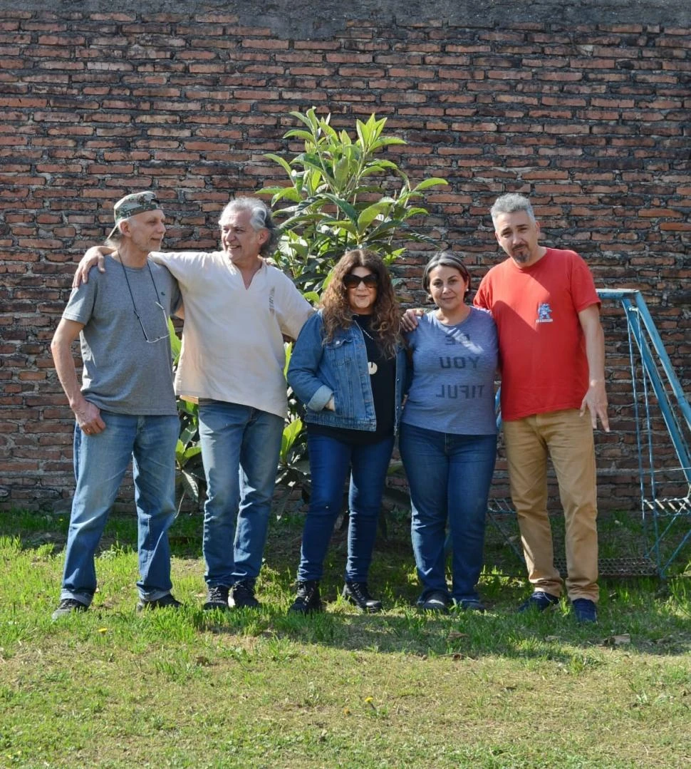 QUINTETO. Los miembros de Naranjal acreditan distintas carreras musicales.