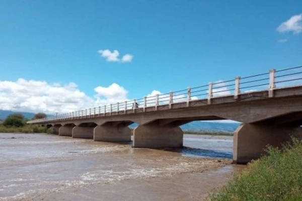 Cómo es la recuperación del puente del Río Santa María que lleva adelante Hugo Cerviño