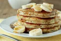 Panqueques saludables de banana con tan solo tres ingredientes: una receta sin harinas, lácteos ni azúcar