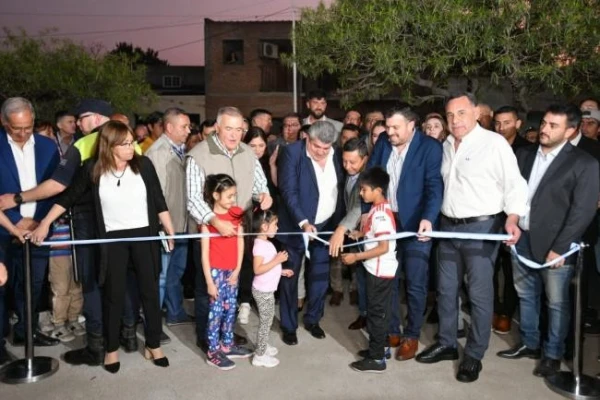 Plazoleta de la música: Jaldo dejó inaugurada la obra en Monteros