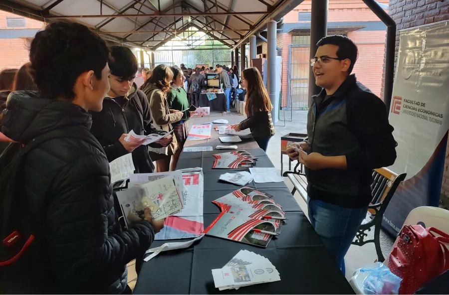 TALENTO JOVEN. La Feria de Ciencias Económicas de la UNT unirá a estudiantes con empresas tucumanas. / FACE UNT.