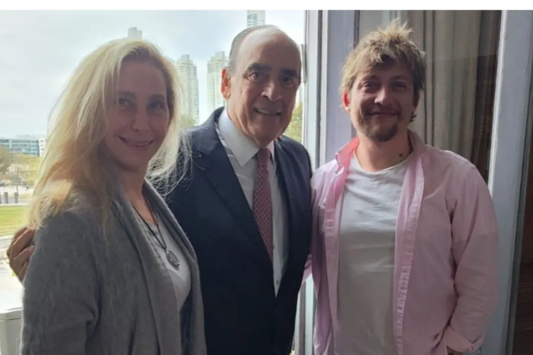 Karina Milei, Guillermo Francos y Santiago Caputo se tomaron una foto en medio de rumores de tensión