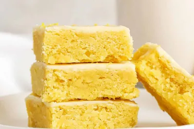 Deliciosos brownies de limón con tan solo tres ingredientes, sin harinas ni mantecas