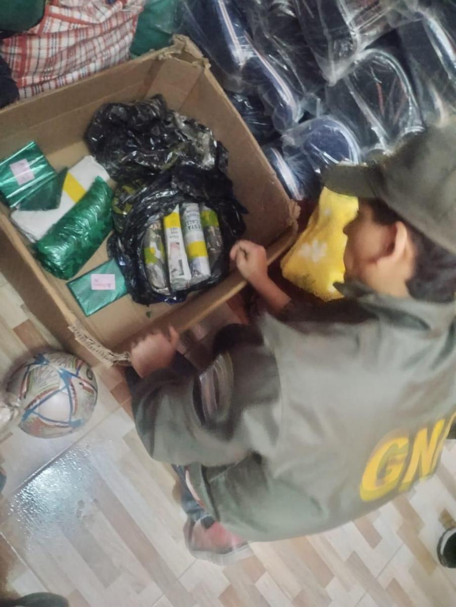 Detienen a gendarmes y civiles por los tours de compras