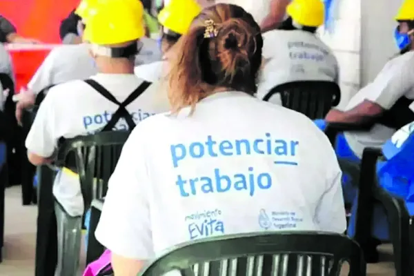 La Provincia suspendió a 58 estatales por cobrar el Potenciar Trabajo