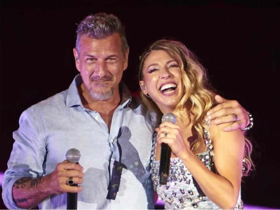 Federico Amador cantó en el show de Floricienta en el Arena