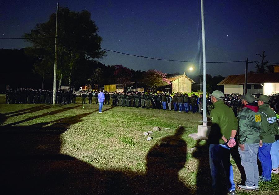 LISTOS. Más de 300 gendarmes participaron en el Operativo Dignidad.