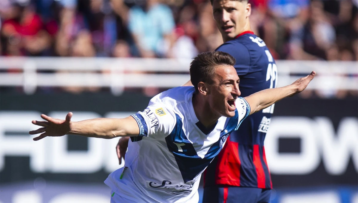 ESTIRAR VENTAJAS. Vélez, que viene de vencer a San Lorenzo con gol de Romero, buscará una nueva victoria para consolidarse en la cima.