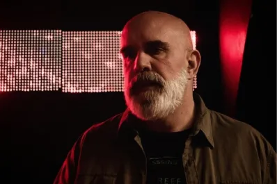 “Hay que trabajar juntos, no prohibir”, dijo el dueño de la fiesta electrónica clausurada