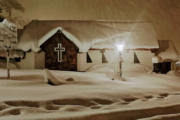 Caviahue: las fotos del mágico pueblo patagónico que amaneció sepultado por la nieve