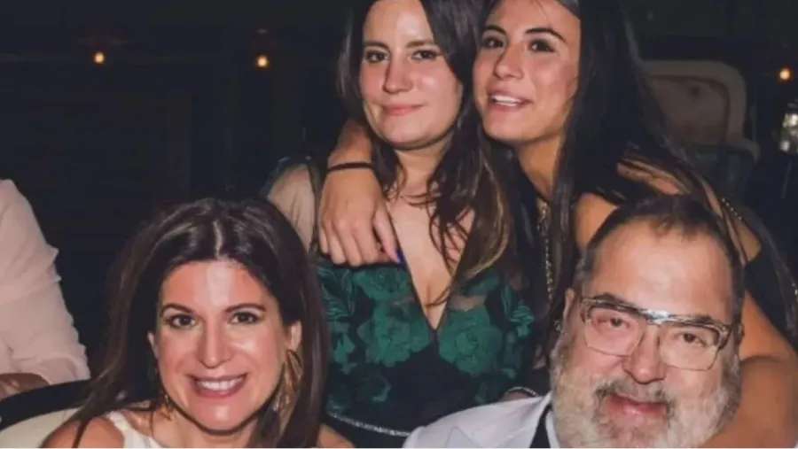 Jorge Lanata junto a su esposa, Elba Marcovecchio y sus dos hijas