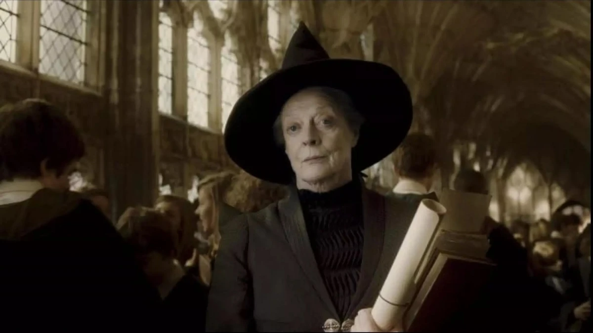 La actriz Maggie Smith como la profesora Minerva McGonagall en una de las entregas de 'Harry Potter'. Warner Bros