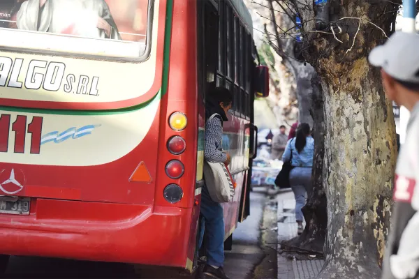 Chahla les pone plazos a los empresarios para mejorar el servicio de colectivos