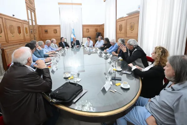 Francos recibió a los representantes de la CGT en la Casa Rosada