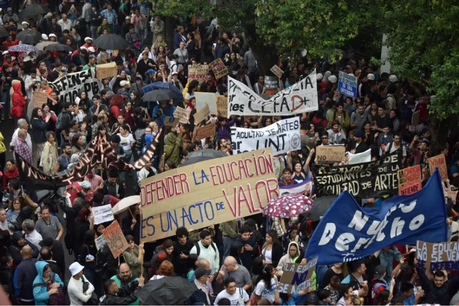 PRESUPUESTO. Uno de los motivos de la marcha es el veto anunciado por Javier Milei a la Ley de Financiamiento Universitario. / ARCHIVO LA GACETA.