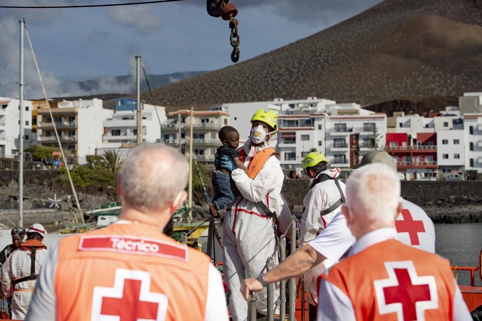 Rescate en el Mediterráneo: buscan a migrantes caídos al mar