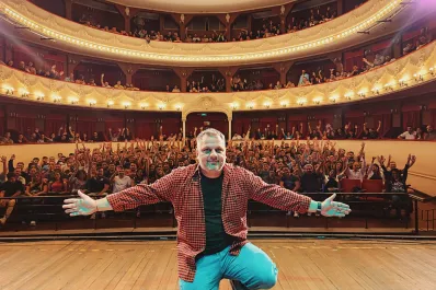 El humorista Mario C se despide de los escenarios de San Miguel de Tucumán