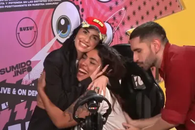 Lali Espósito visitó el programa de su hermana Anita y las dos terminaron emocionadas